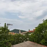 Sunny Stone Apartament *